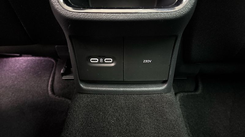 Škoda Octavia 2.0 TDI Style - fotka 21 z 27