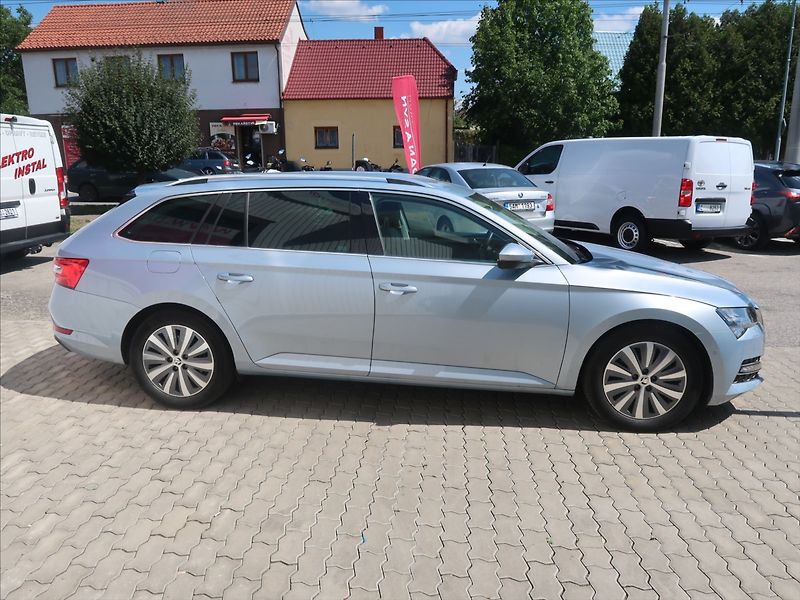 Škoda Superb 2,0 TDI Style 1.majitel CZ - fotka 3 z 4