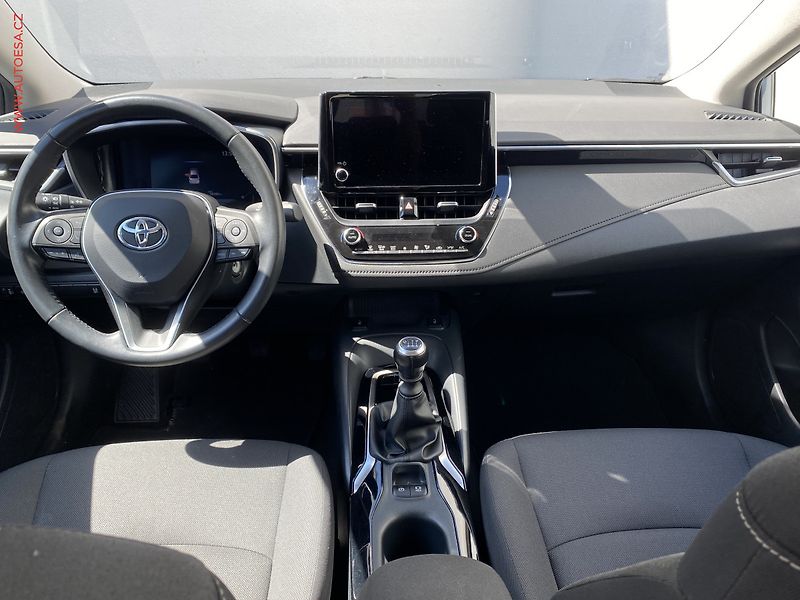 Toyota Corolla (2023) 1.5 VVT-i, 2.maj,ČR, Comfort - fotka 8 z 19