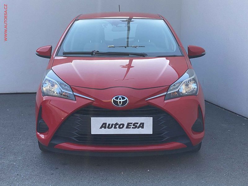 Toyota Yaris (2019) 1.5 VVT-i, Dynamic, AC - fotka 2 z 14