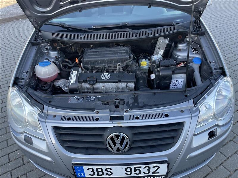 Volkswagen Polo 1,4 i 16V Kima ESP Tempomat - fotka 28 z 31