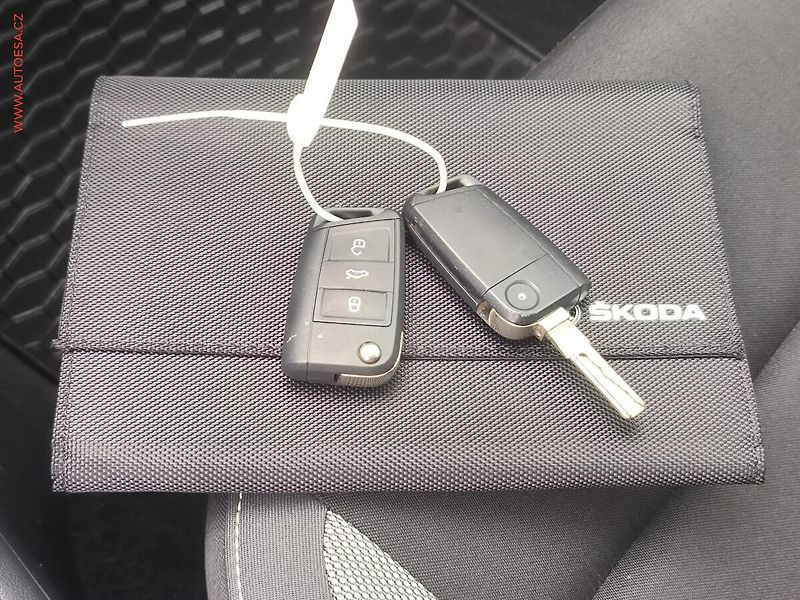 Škoda Rapid (2017) 1.0 TSI, ČR, AC, výhřev sed. - fotka 18 z 18