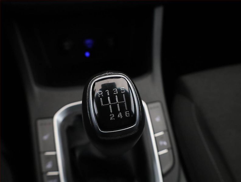 Hyundai i30 (2022) 1.5 T-GDI MHEV, ČR,1.maj - fotka 16 z 20