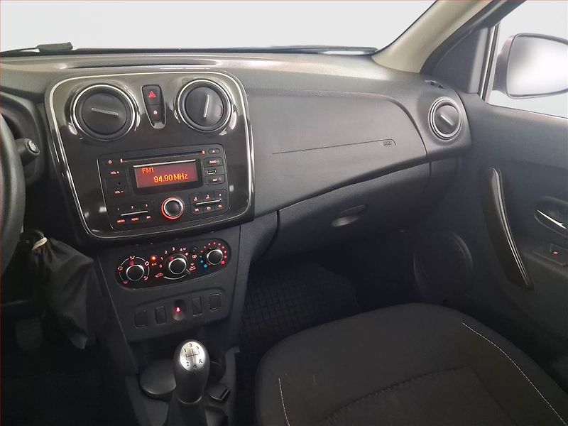 Dacia Sandero (2017) 1.0 SCe, ČR,1.maj - fotka 8 z 16