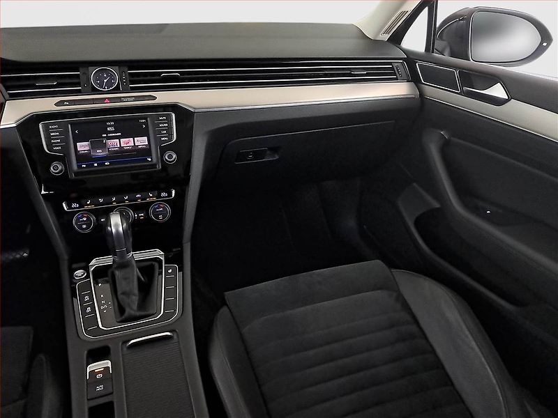Volkswagen Passat (2017) Highline 1.8 TSI, Automat - fotka 8 z 17