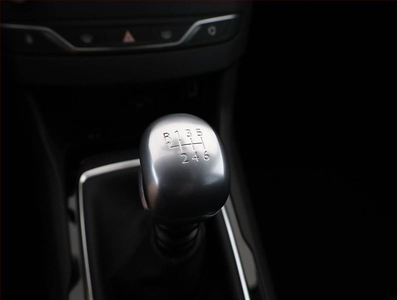 Peugeot 308 (2017) 1.2 PureTech, Serv.kniha - fotka 13 z 17