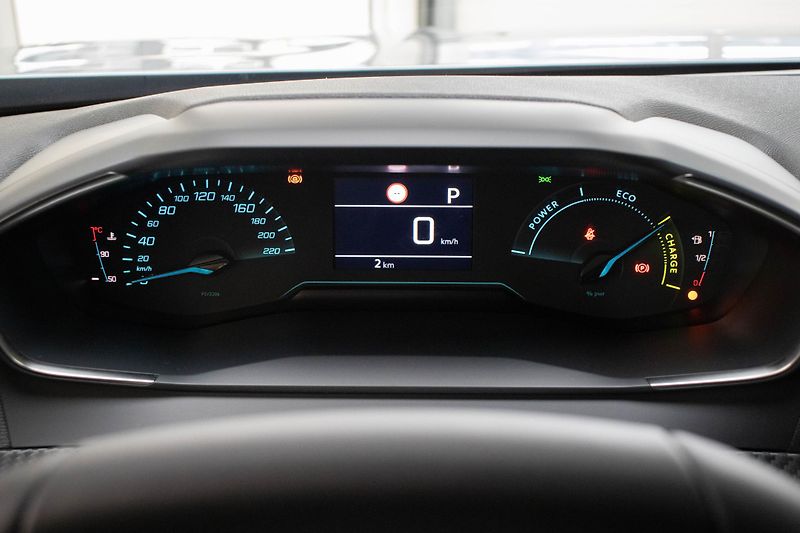 Peugeot 2008 BUSINESS Hybrid 110 e-DCS6 - fotka 12 z 16