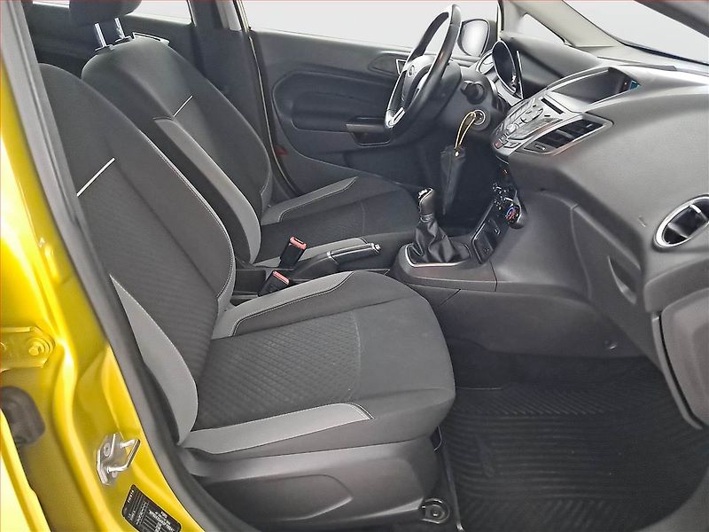 Ford Fiesta (2015) 1.0 i, Park. senzory - fotka 9 z 17