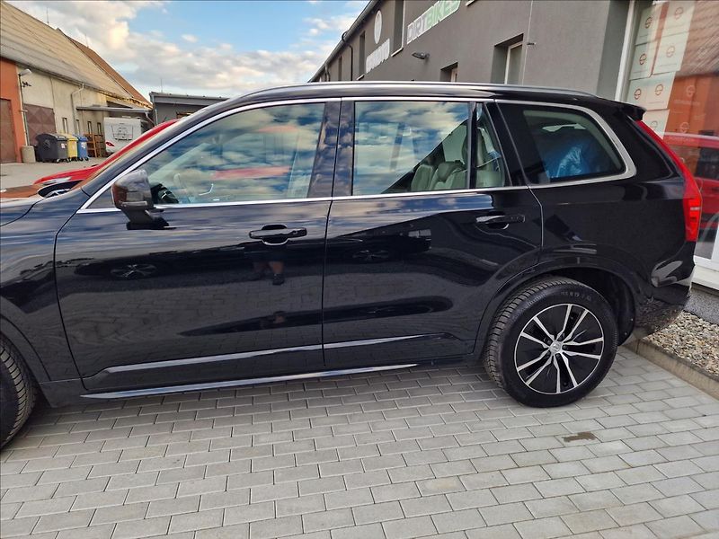 Volvo XC90 B5 AWD Momentum Pro Auto,1Maj - fotka 43 z 50