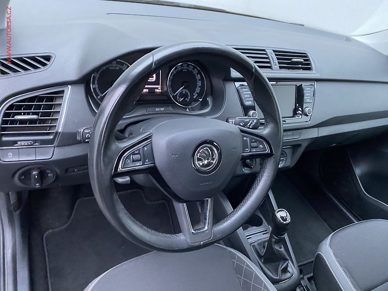 Škoda Fabia (2019) 1.0 TSi, Ambition, park. - fotka 12 z 17