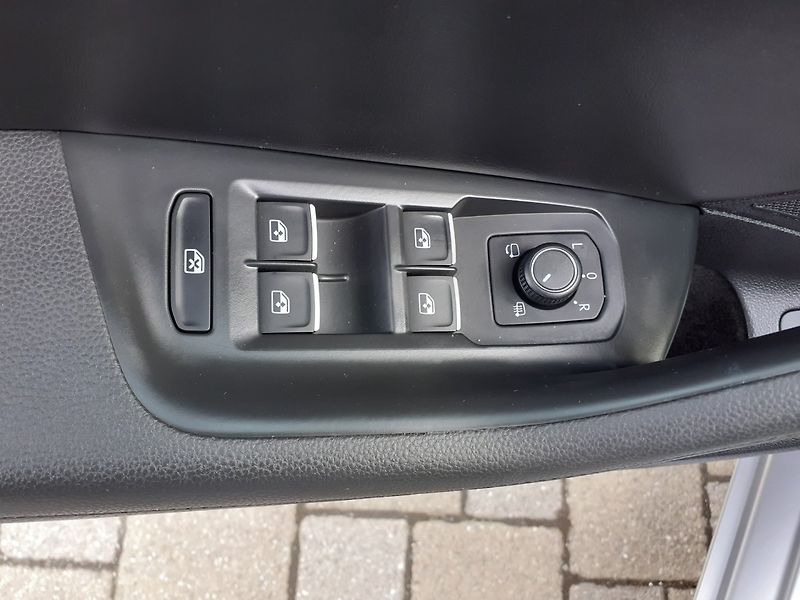Volkswagen Passat (2018) 2.0 BiTDi 4x4 - fotka 24 z 48