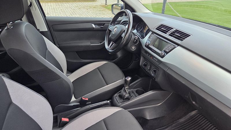 Škoda Fabia (2018)  1.0 TSI 81 kW Ambition CZ DPH - fotka 12 z 24