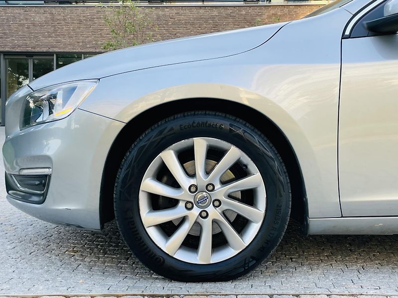 Volvo V60 2.0D4 5V AUTOMAT KAMERA TAŽNÉ - fotka 43 z 43