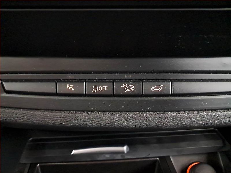 BMW X5 (2011) M Paket xDrive30d, 4X4 - fotka 23 z 27