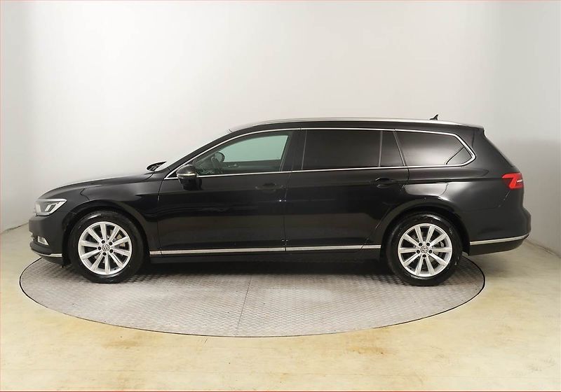 Volkswagen Passat (2019) Highline 2.0 TDI, Automat - fotka 3 z 22