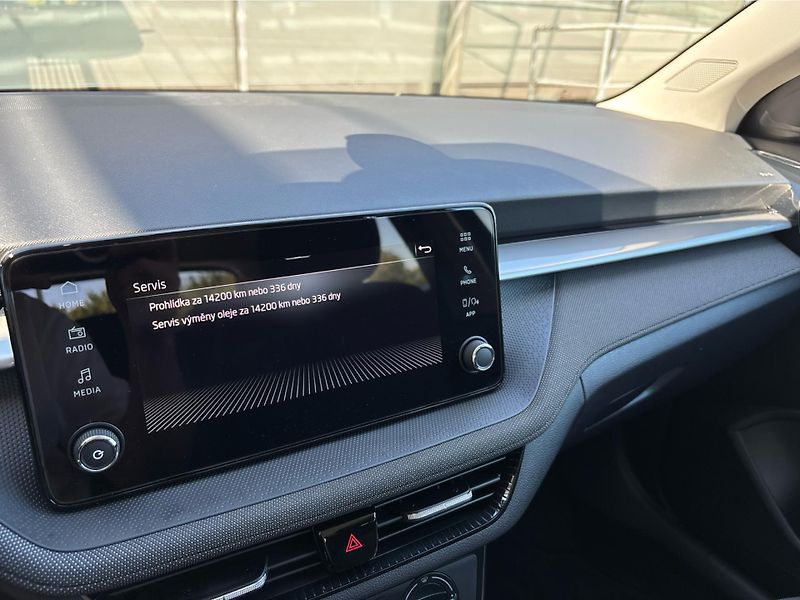 Škoda Fabia 1.0 TSi 70 kW SELECTION - fotka 17 z 26
