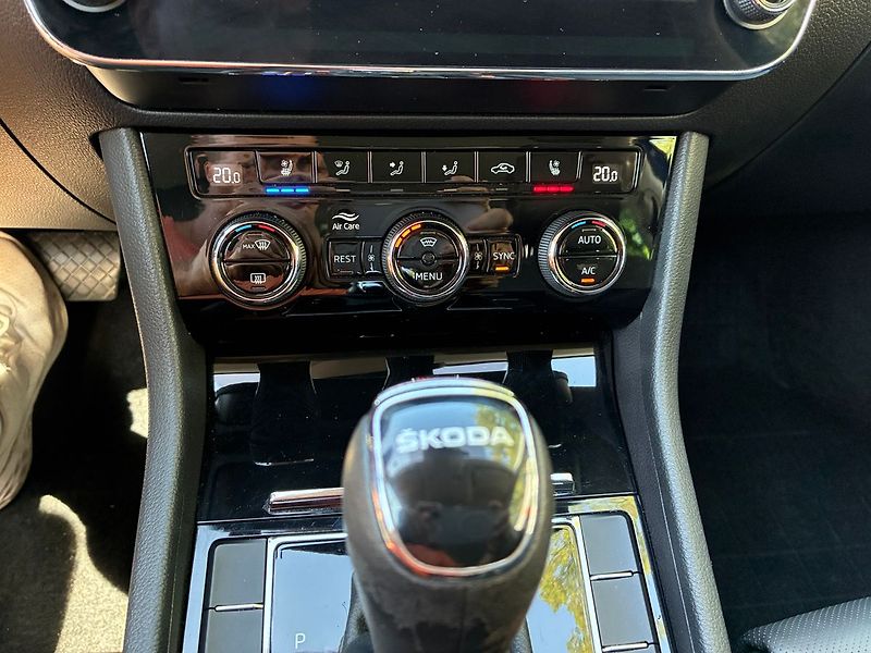 Škoda Superb 2.0 TDi 110 kW L&K DSG ČR DPH - fotka 29 z 37
