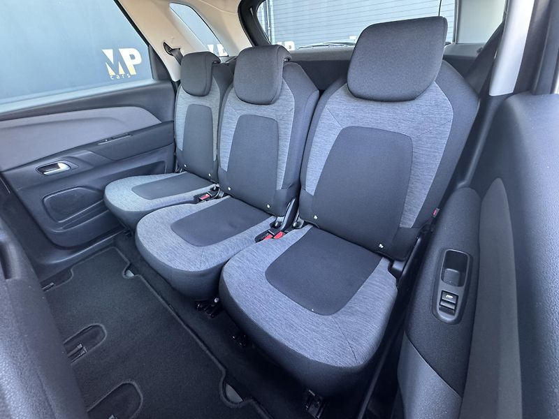 Citroën C4 Picasso (2018) 1.2 SpaceTourer PureTech tažné - fotka 17 z 44