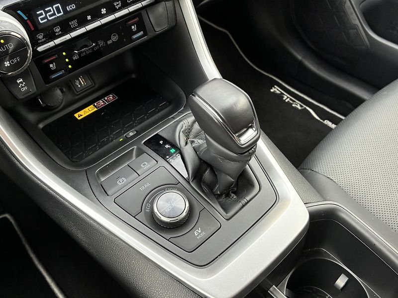 Toyota RAV4 2.5 HSD e-CVT AWD Exe. JBL - fotka 21 z 24