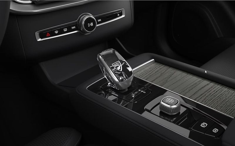 Volvo XC90 (2026) B5 ULTRA DARK - fotka 14 z 14