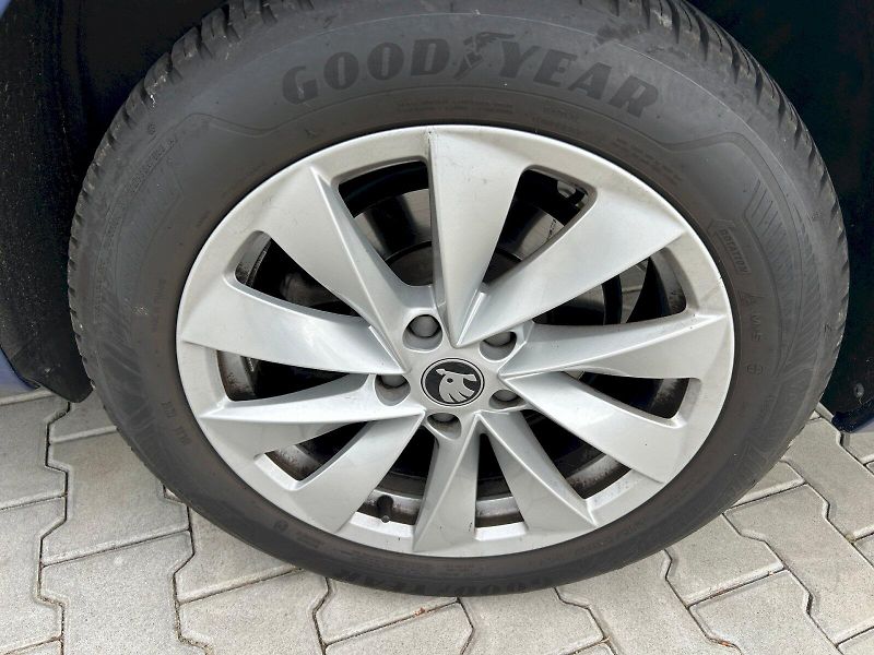 Škoda Superb (2025) COMBI SELEC TD 110/2.0 A7F - fotka 10 z 32