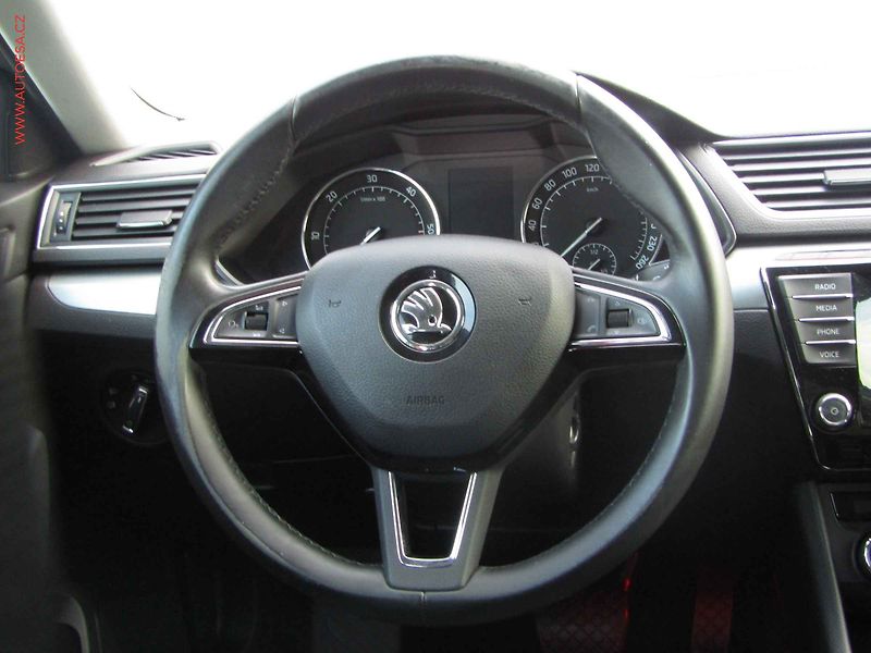 Škoda Superb (2016) 1.6 TDi, Ambition, DSG, navi - fotka 14 z 21