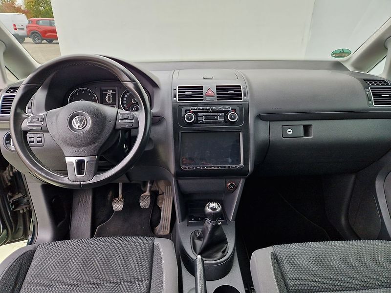 Volkswagen Touran Comfortline 1.2 TSI 7 míst - fotka 14 z 35