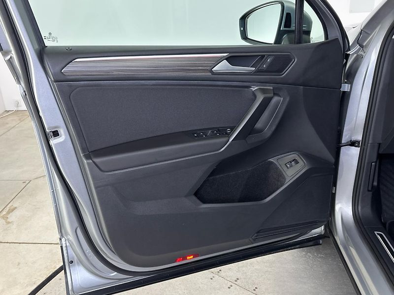 Volkswagen Tiguan Elegance 4MOT DSG - fotka 13 z 30