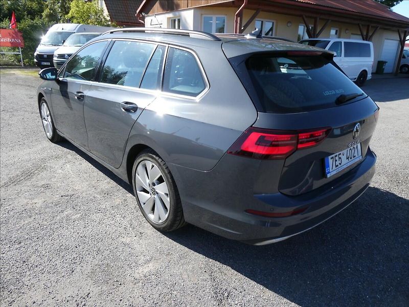 Volkswagen Golf 1,5 TSi 110kW Style,2xkola,DPH - fotka 8 z 47