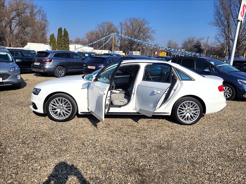 Audi A4 2,0 TDI,S-line,navi,výhřev,xen - fotka 18 z 41