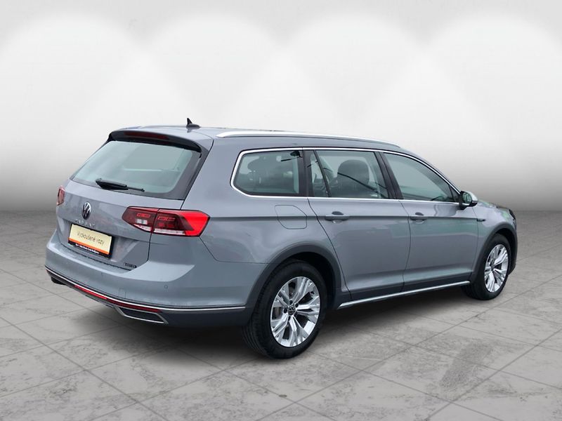 Volkswagen Passat Variant 2.0 TDi DSG 7st. 4Moti - fotka 2 z 29