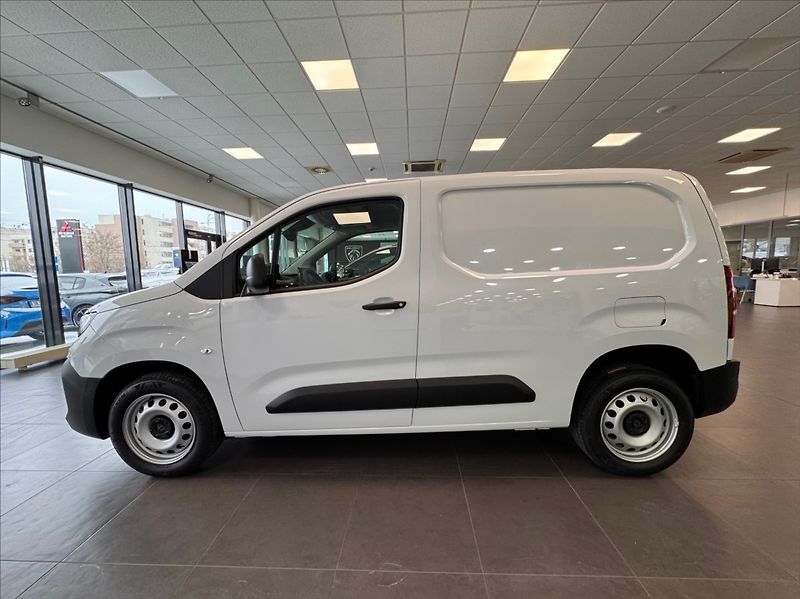 Peugeot Partner (2026) 1,2 FG L1 650  PT 110 S&S MN6 - fotka 2 z 7