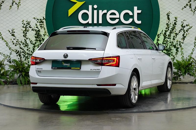 Škoda Superb - fotka 2 z 29