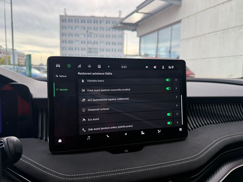 Škoda Superb Sportline 2.0 TDI 110kw DSG Co - fotka 16 z 25