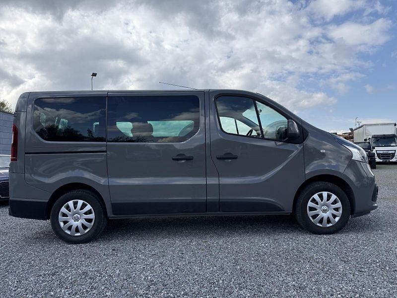 Renault Trafic 1.6dCi 89kW 9 míst ČR - fotka 4 z 20