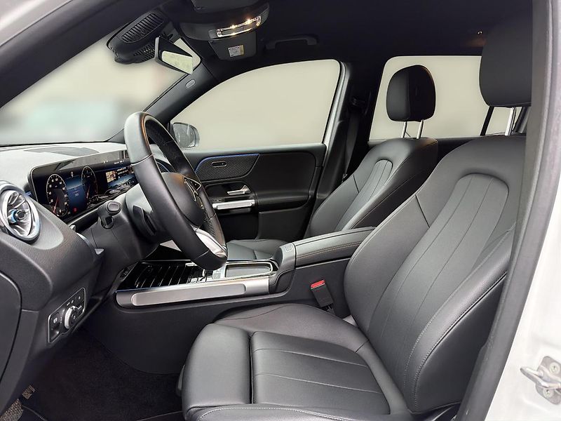 Mercedes-Benz GLB 200d 4M - fotka 13 z 18