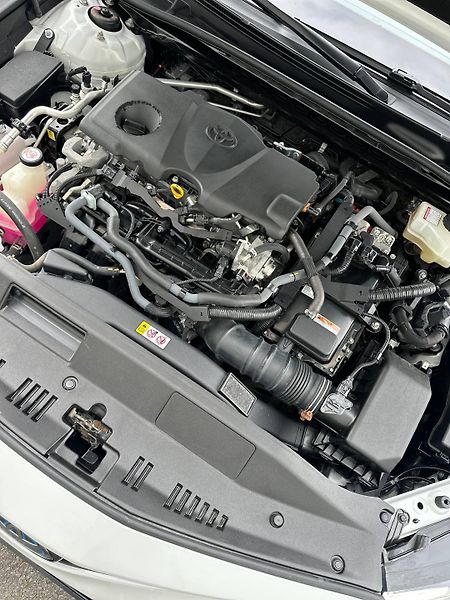 Toyota Camry (2021) 2.5 HEV EXECUTIVE AUTOMAT - fotka 12 z 37