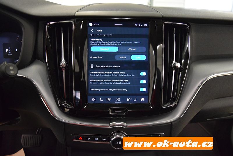 Volvo XC60 2.0 B4 AWD MOMENTUM 2022 - fotka 47 z 54