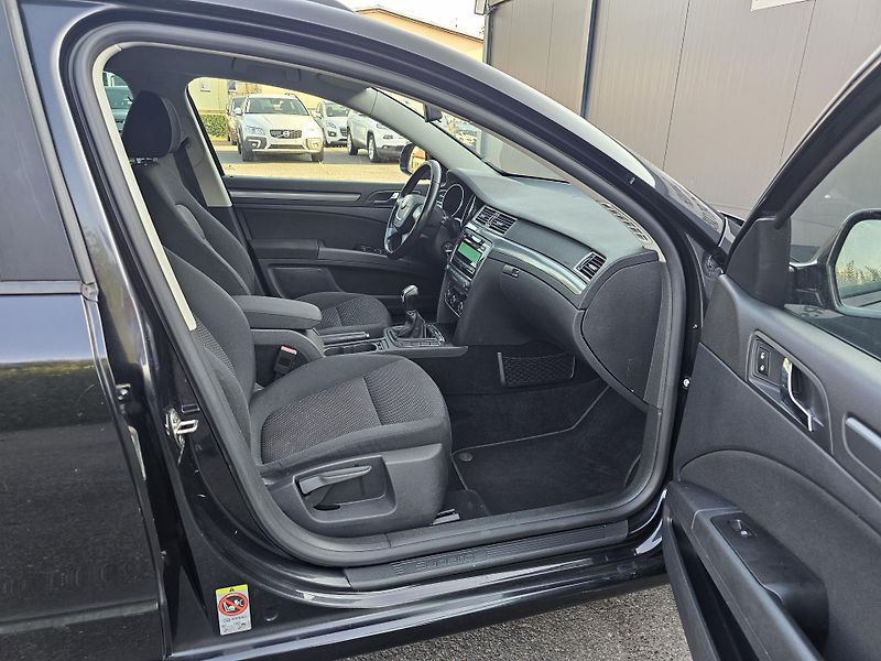 Škoda Superb 1.4 TSI 92kW,TAŽNÉ,SERVISKA - fotka 23 z 45