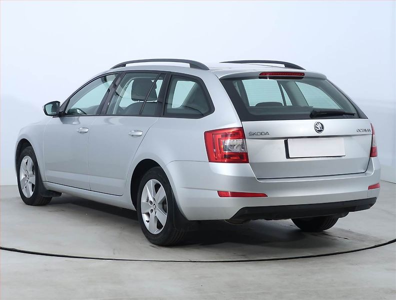Škoda Octavia (2016) Elegance 2.0 TDI, Xenony - fotka 4 z 19