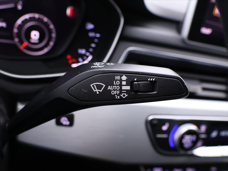 Audi A4 2,0 TDI 140kW Aut Quattro CZ - fotka 19 z 36