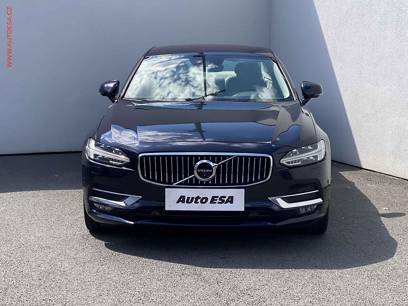 Volvo S90 (2017) 2.0 D5 AWD, 2.maj,ČR - fotka 2 z 20