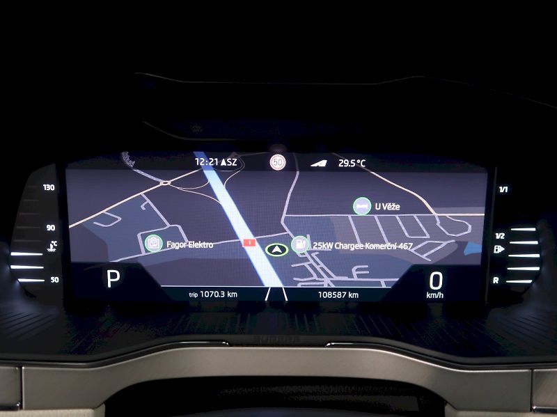 Škoda Superb (2022) LAURIN&KLEMENT 2.0TSI 140KW DS - fotka 21 z 49