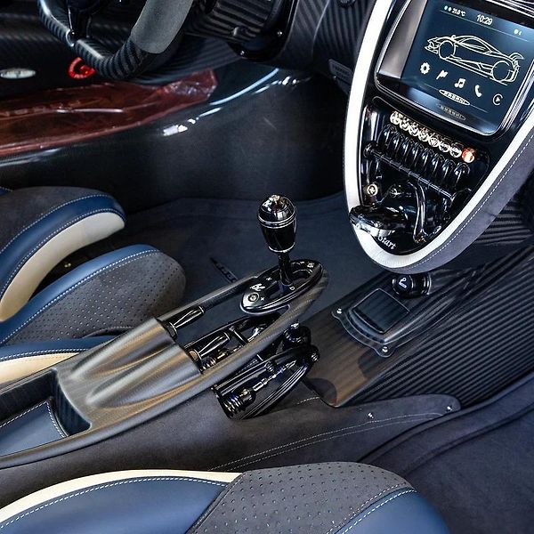 Pagani Huayra (2018) Limitovaná série BC s V12 - fotka 12 z 19