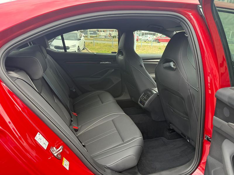 Škoda Superb Sportline 2.0TSI 150kw DSG - fotka 23 z 27