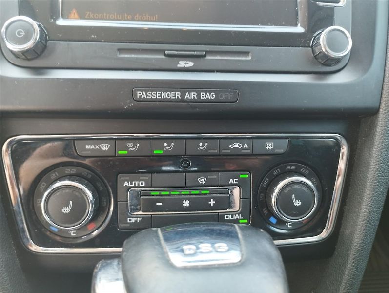 Škoda Superb 2,0 TDi 125 KW DSG - fotka 14 z 16