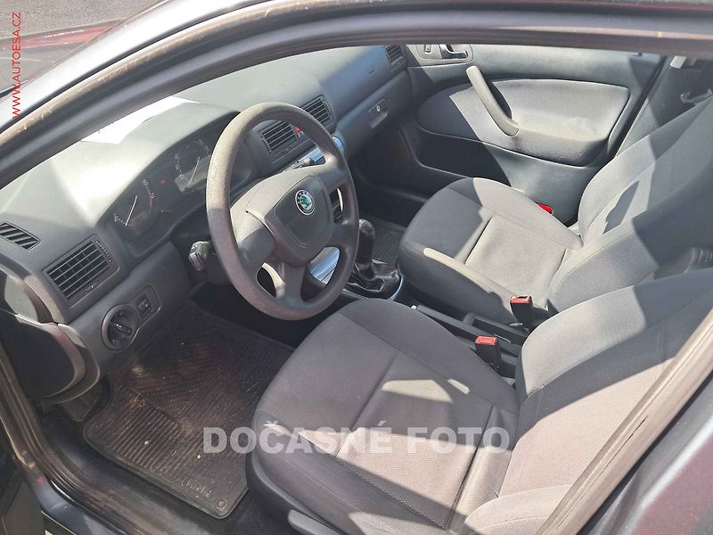 Škoda Octavia (2010) 1.6MPi, ČR - fotka 3 z 3