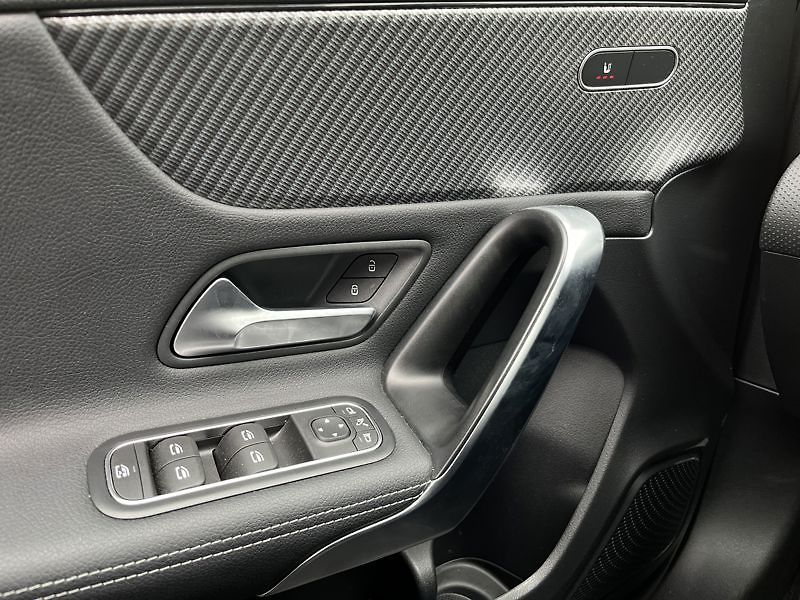 Mercedes-Benz Třídy A A-Třída 200 Progressive Advanc - fotka 13 z 21