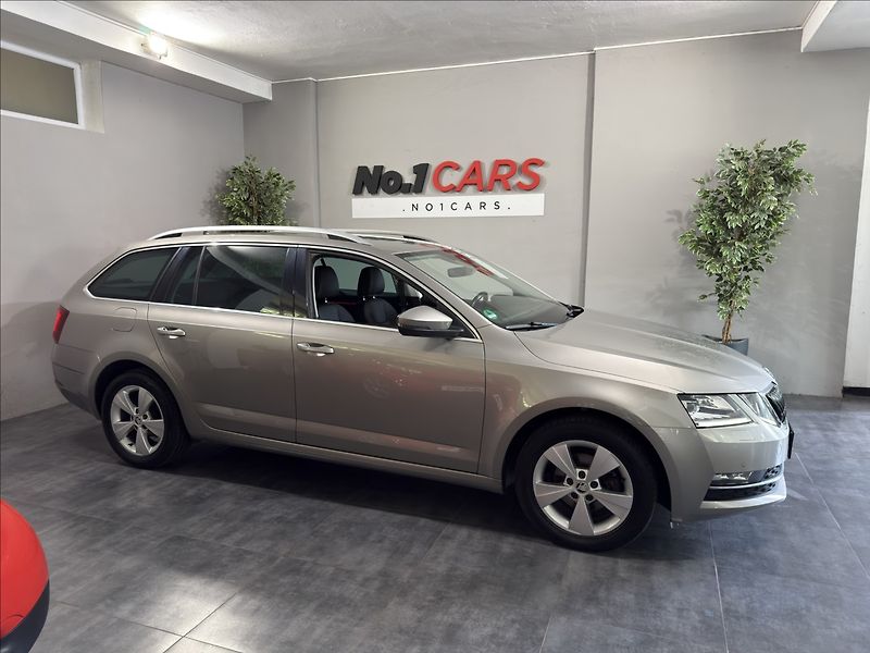 Škoda Octavia 1,6   TDI DSG STYLE+ VIRTU ACC - fotka 42 z 43