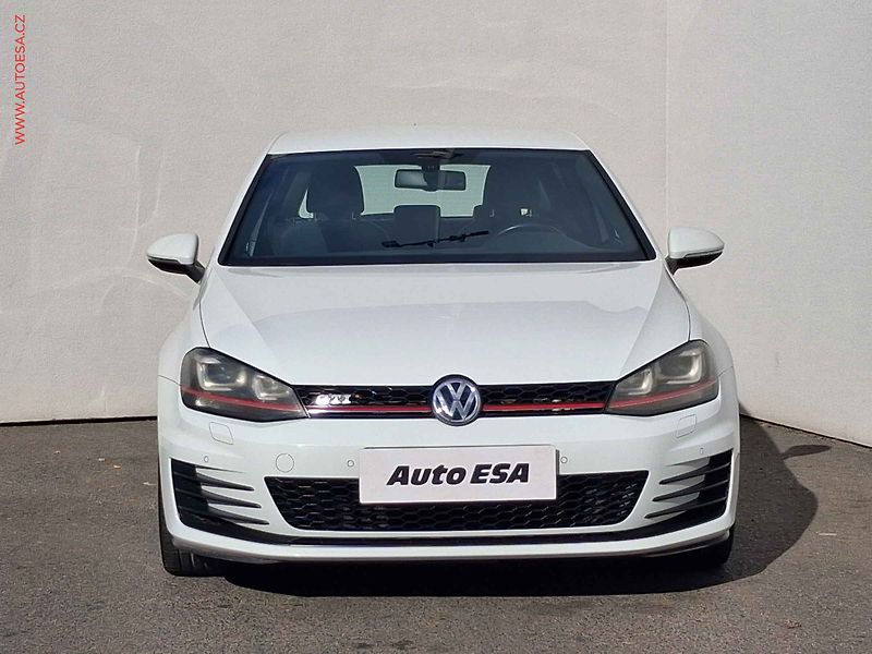 Volkswagen Golf (2013) 2.0 TSi, GTi, bixen, navi - fotka 2 z 17